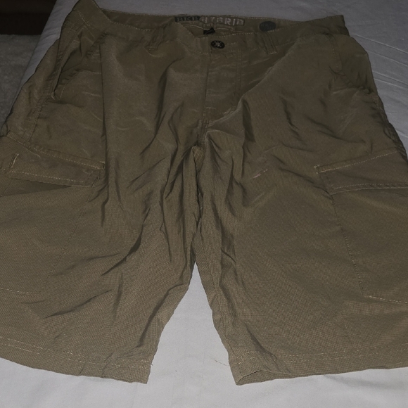 BKE Olive Cargo Shorts for Men - Picture 1 of 8